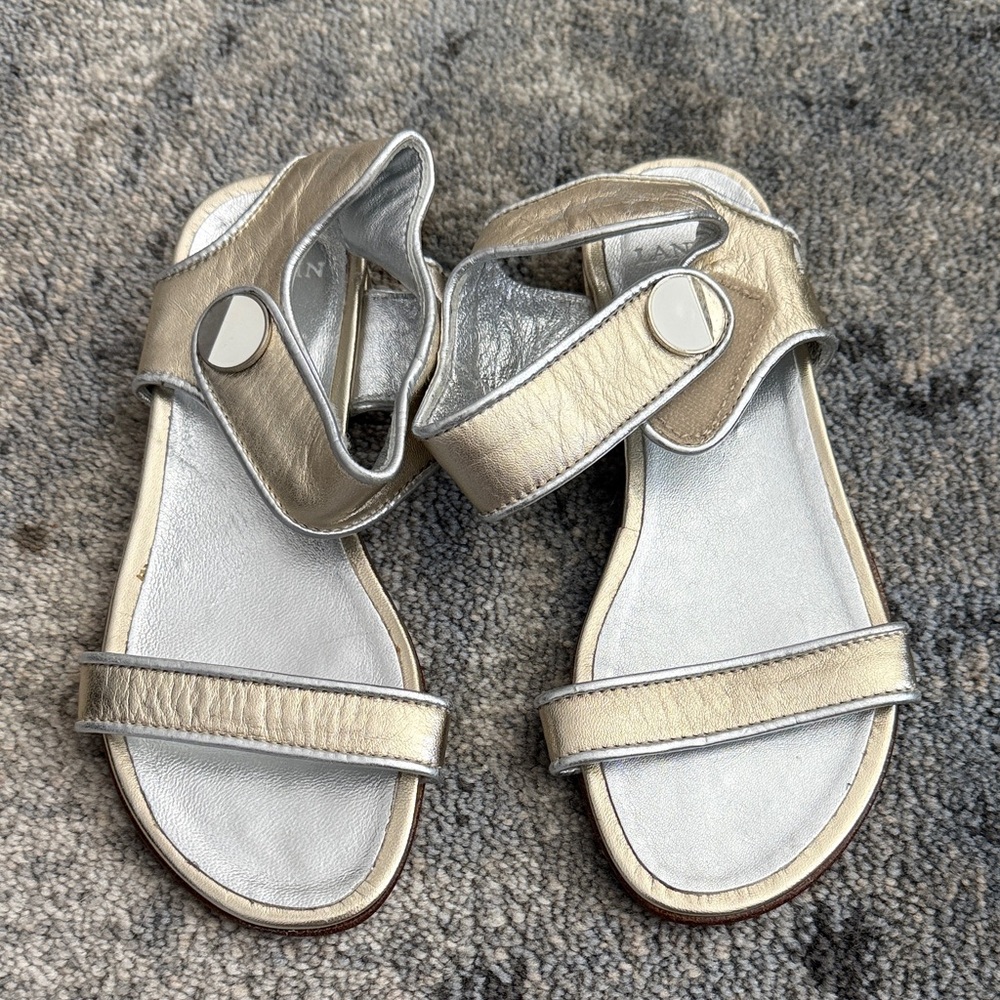 Lanvin Metallic Gold Girls Sandals with silver footbed and accent size 12/13.